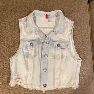 H&M size 8 cropped jean vest